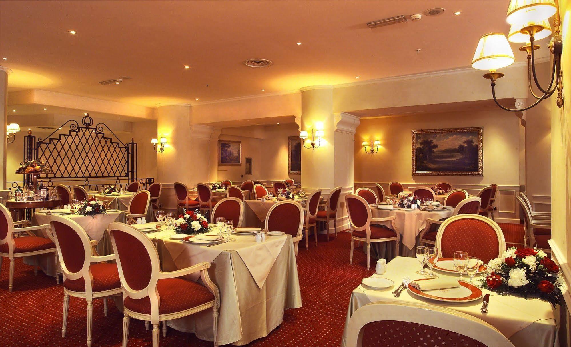 Grand Hotel Barone Di Sassj Sesto San Giovanni Restaurante foto